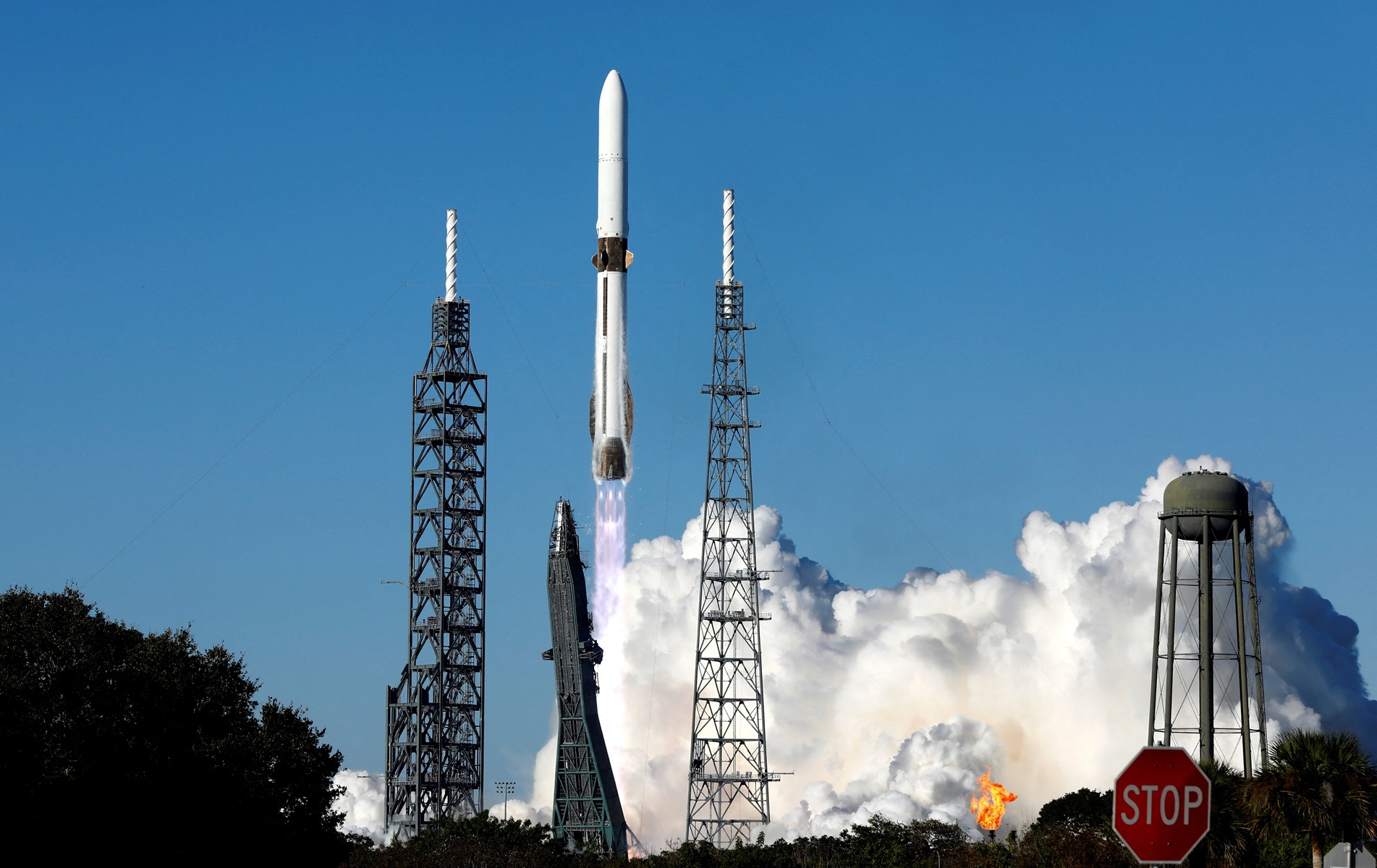 Bezosov Blue Oridžin lansirao satelite ka Marsu i uspješno spustio ...